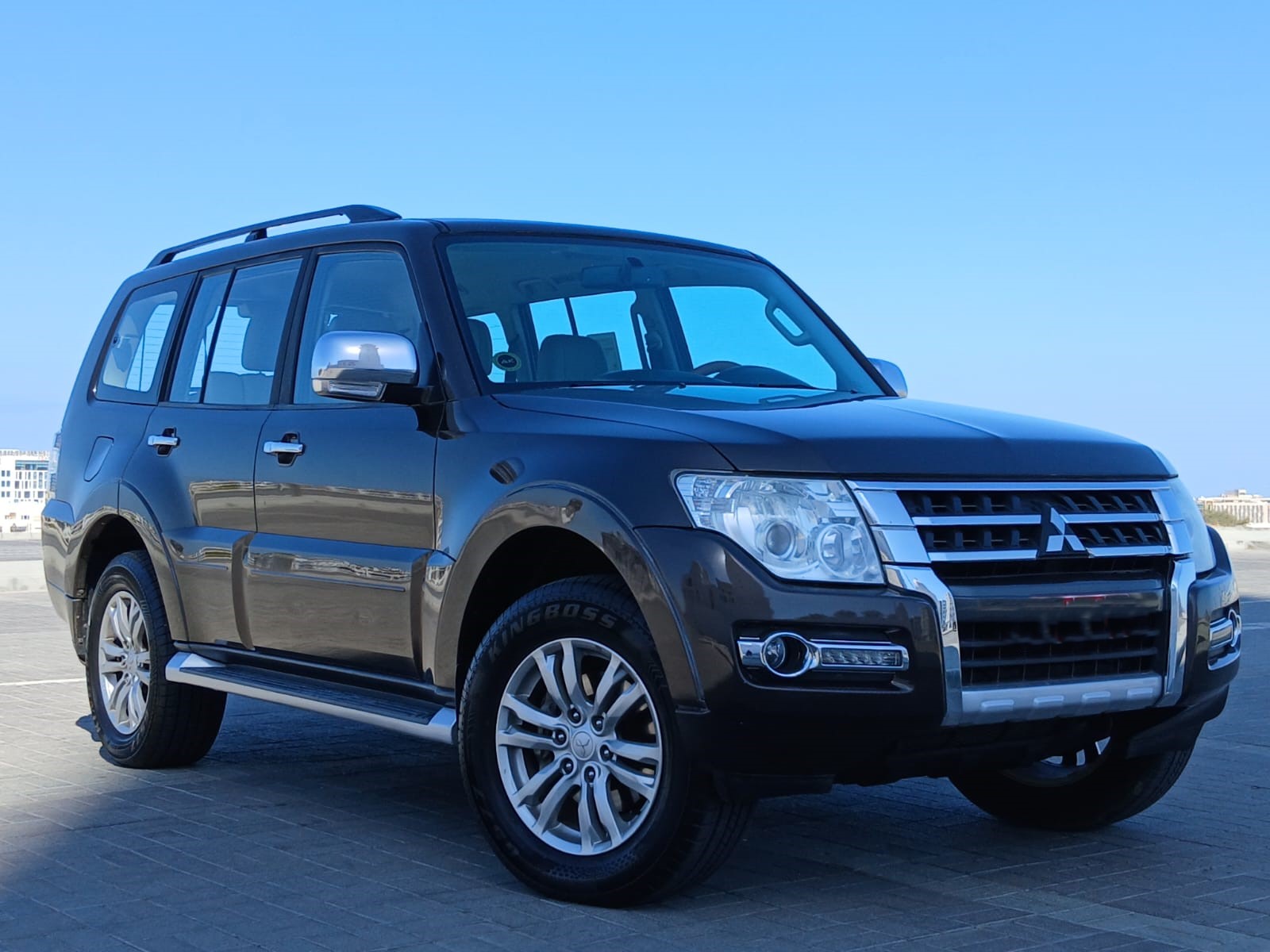 MITSUBISHI PAJERO